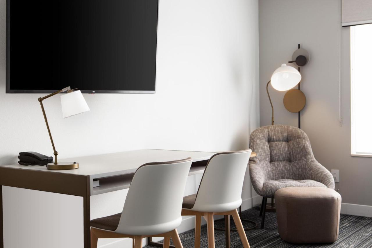 Towneplace Suites By Marriott Oconomowoc Zewnętrze zdjęcie