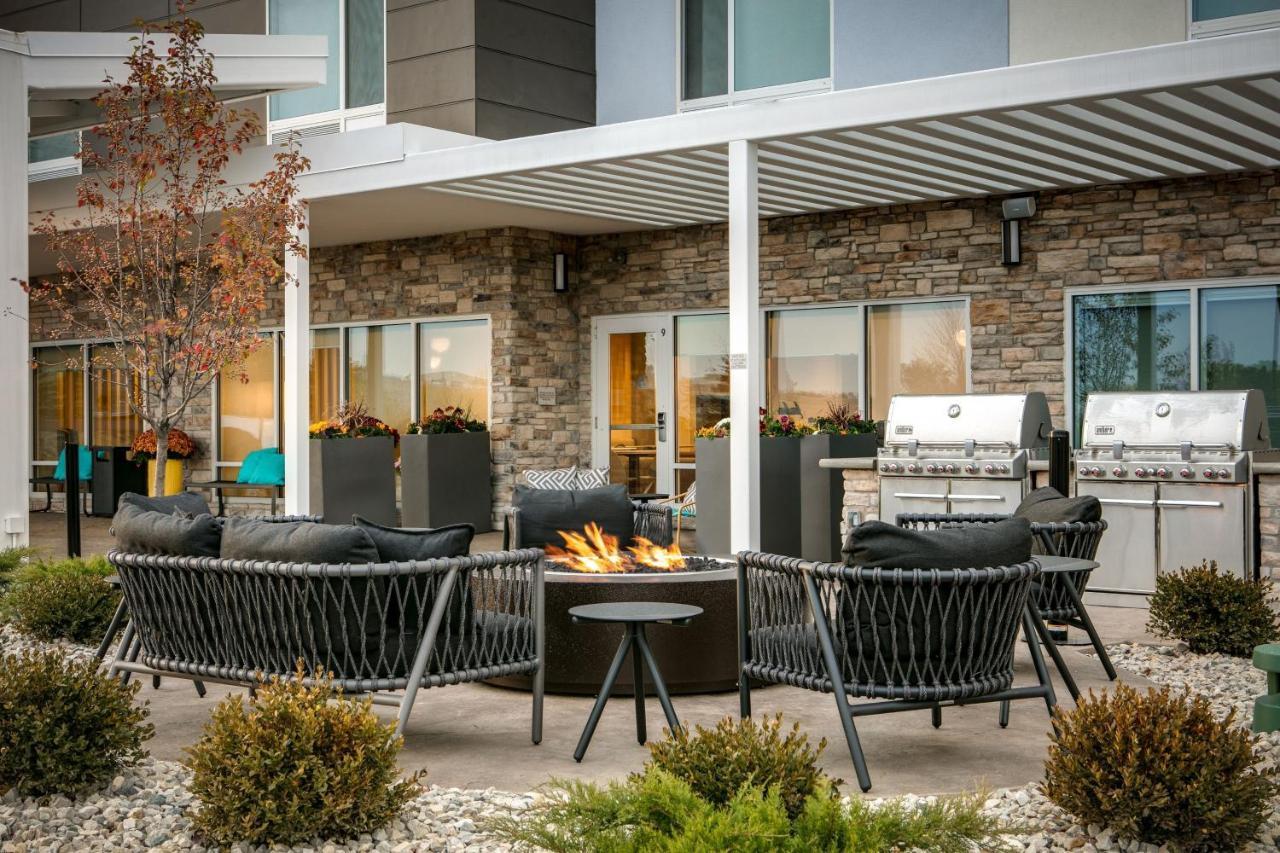 Towneplace Suites By Marriott Oconomowoc Zewnętrze zdjęcie